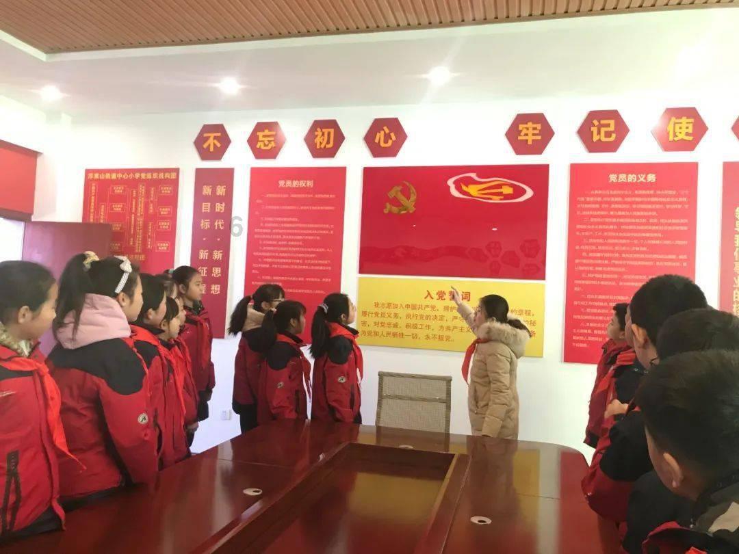 人体工学椅脏了，该怎么对其进行清洗？是直接用水洗吗？游戏画面